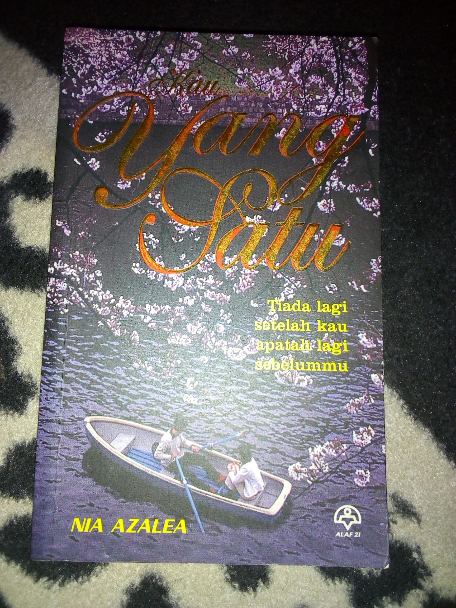 novel kau yang satu bab 1