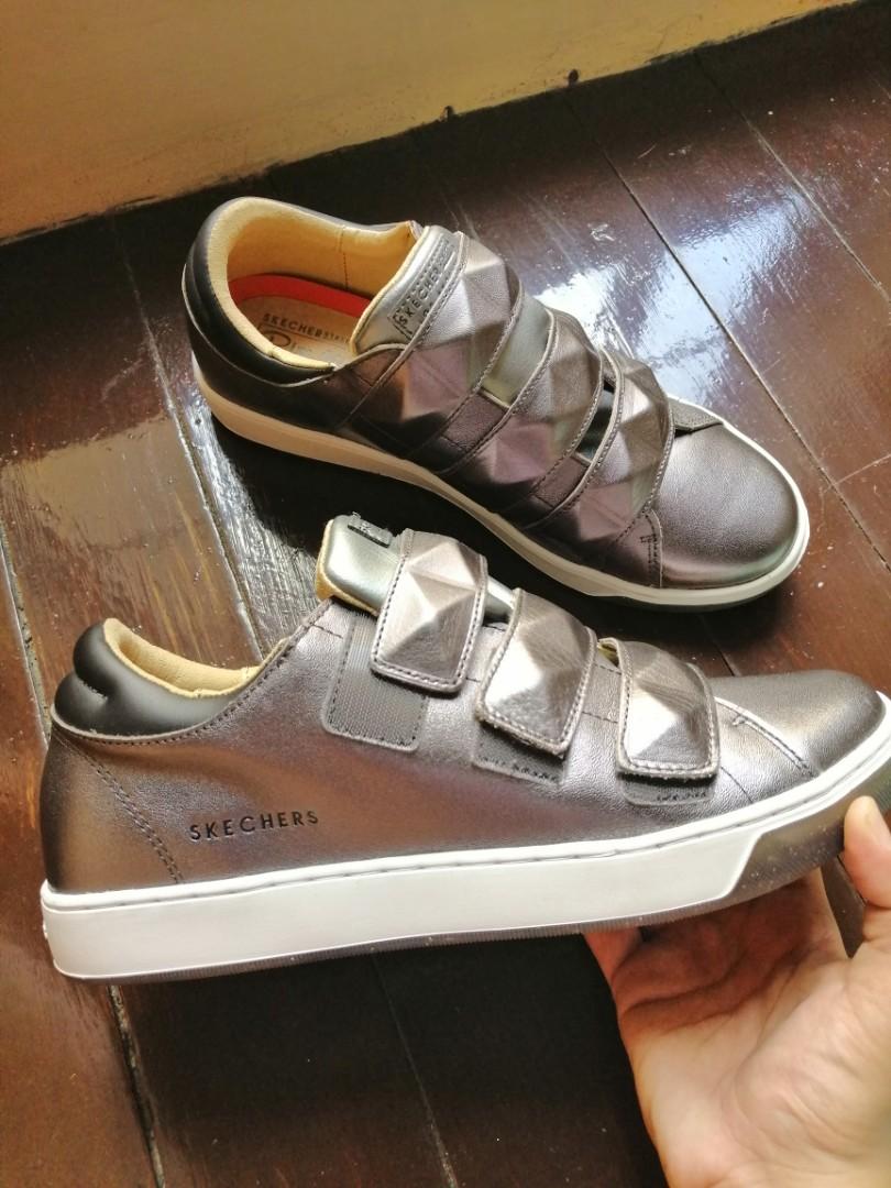 rise fit skechers