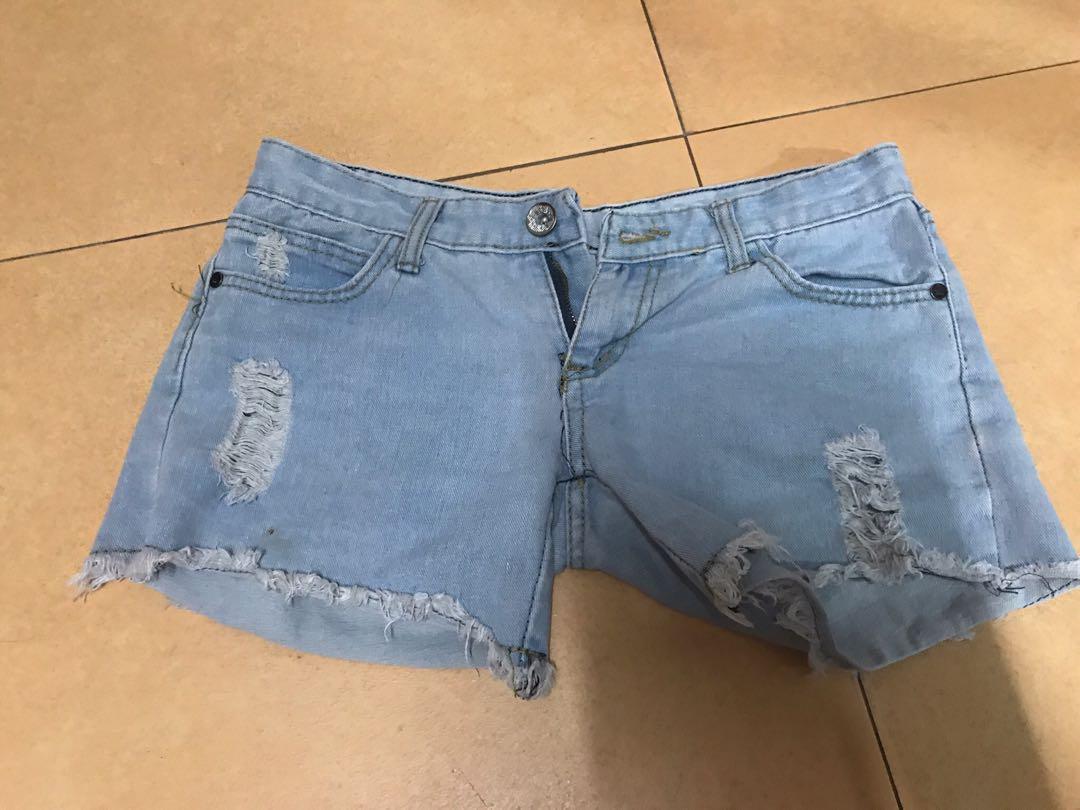 Take all denim/maong shorts (Category: Shorts) located in Manila. Submitted by declutter_____ (Listing ID 226982019, Image 3). Description: All fits size small. Take all! That’s only ₱75/shorts :).