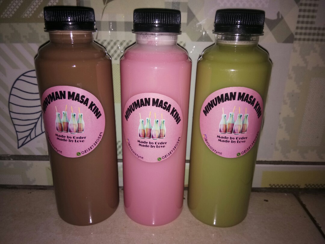 Thai Tea Coklat Strawberry Greentea Makanan Minuman Minuman Tidak Beralkohol Di Carousell