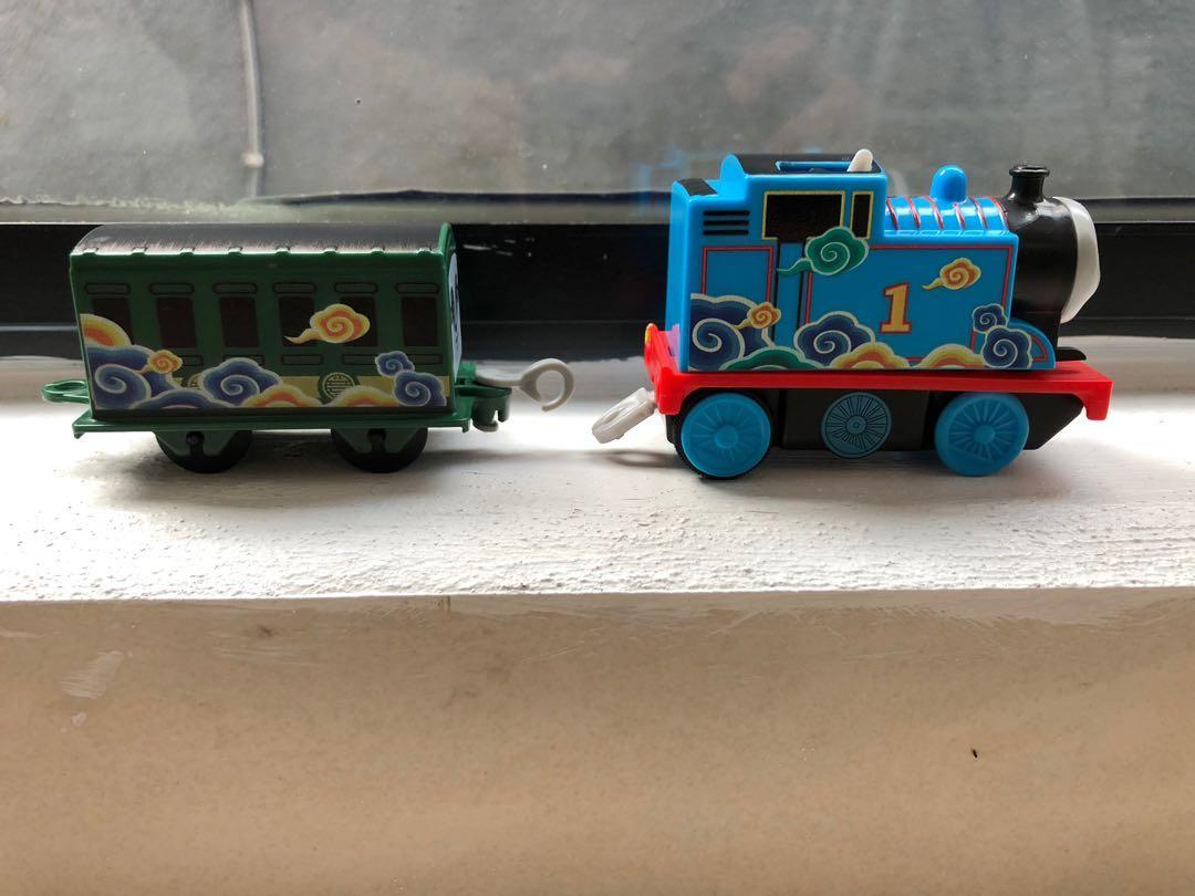 Thomas rainbow hot sale mountain set
