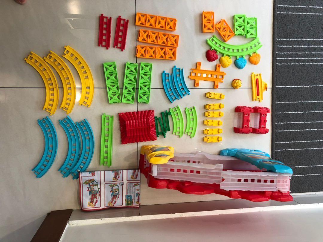 thomas rainbow mountain set