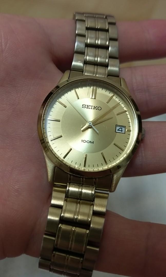 143 Seiko 30mm 7N42-0EX0 100m 精工石英錶金錶quartz, 手機及配件, 智能穿戴裝置及智能手錶在旋轉拍賣