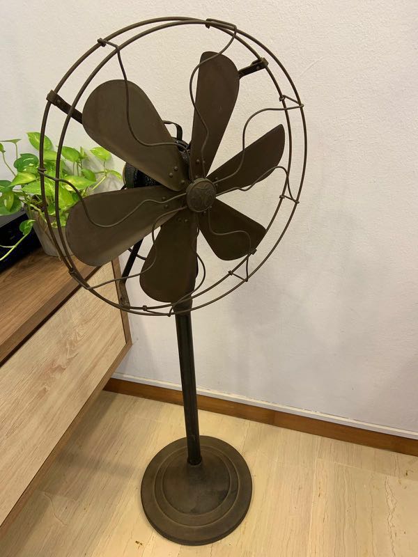 Antique brass GE pedestal fan, Furniture & Home Living, Lighting & Fans