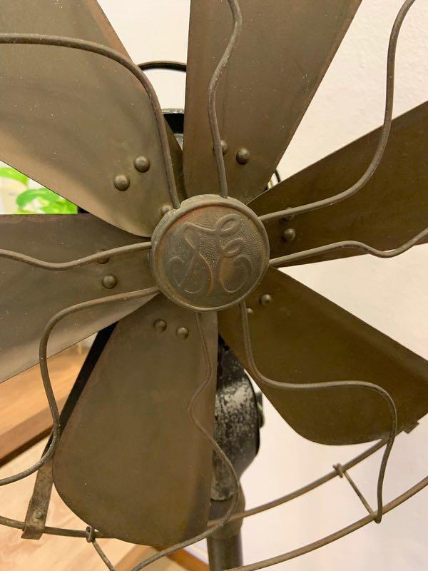 Antique brass GE pedestal fan, Furniture & Home Living, Lighting & Fans