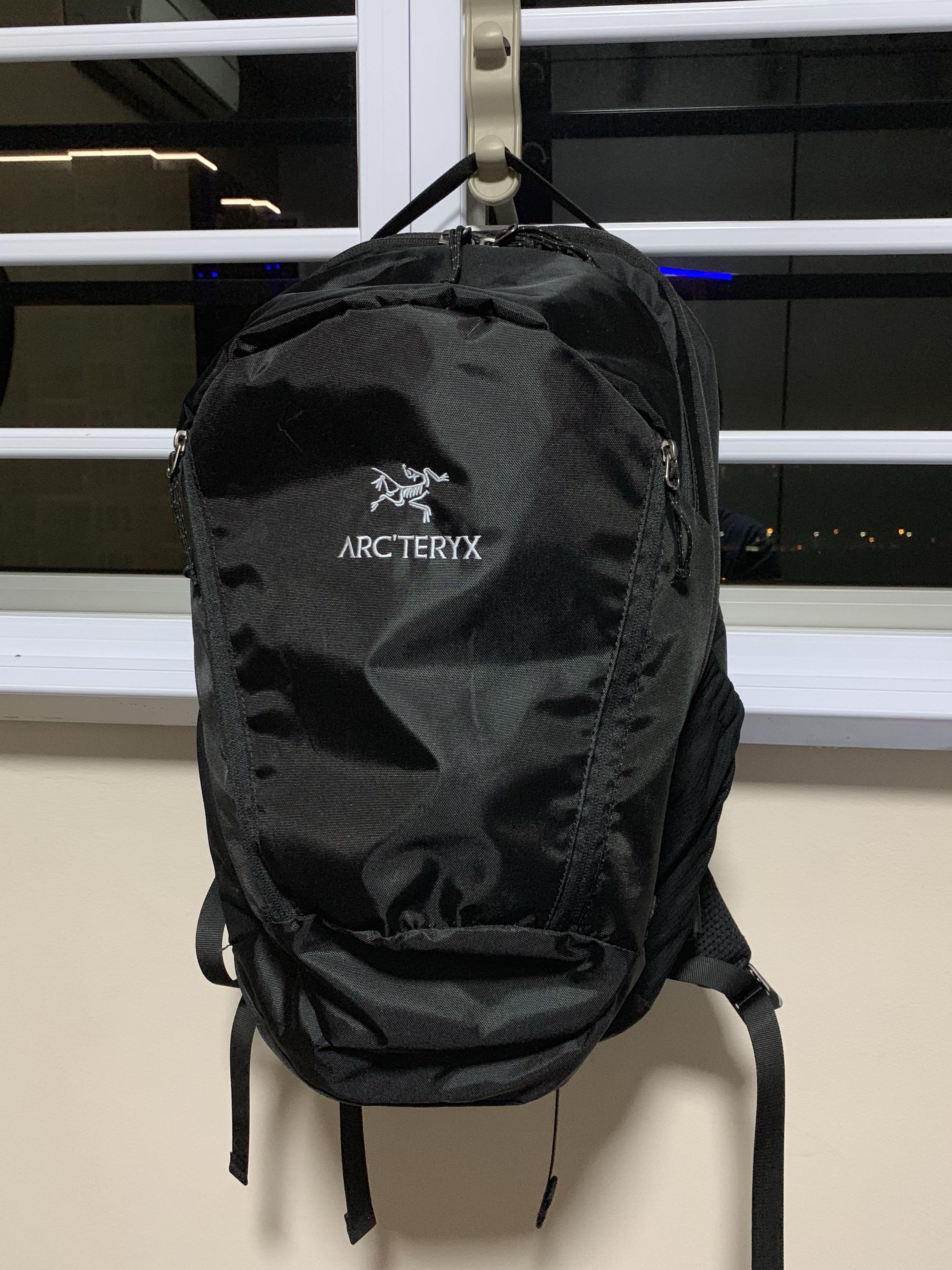 00s archive arc'teryx mantis26 y2k