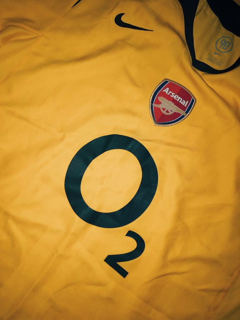 Arsenal Retro 2005 2006 Away Kit O2 Sports Sports Apparel On Carousell