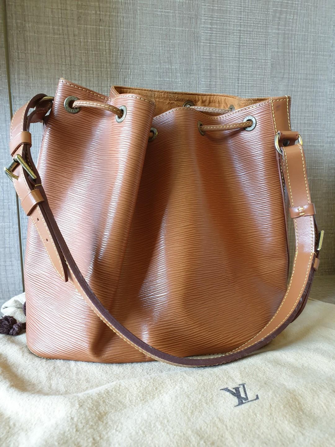 Authentic Louis Vuitton EPI LEATHER Bucket Bag