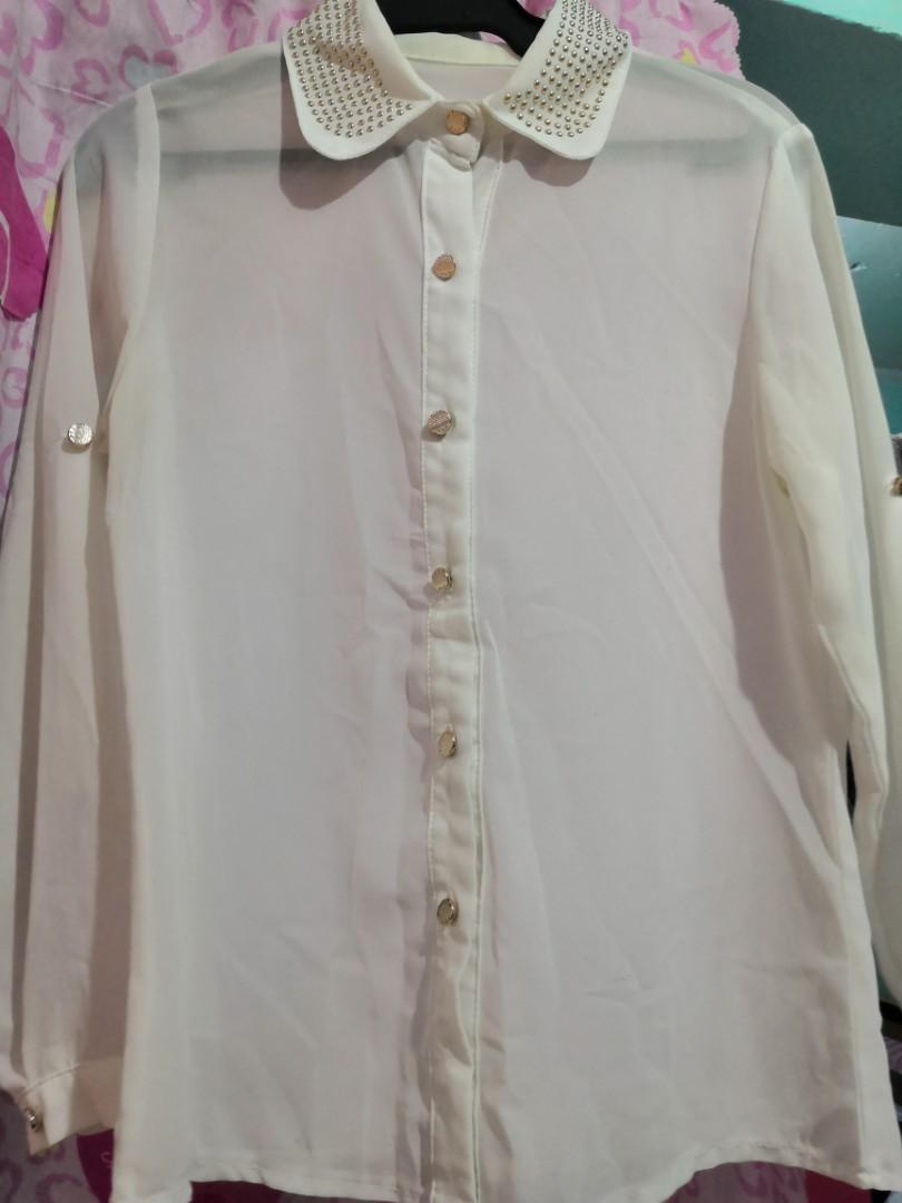 Elegant peter pan collar top (Category: Blouses) located in Quezon City. Submitted by loislane25 (Listing ID 227364374, Image 2). Description: .