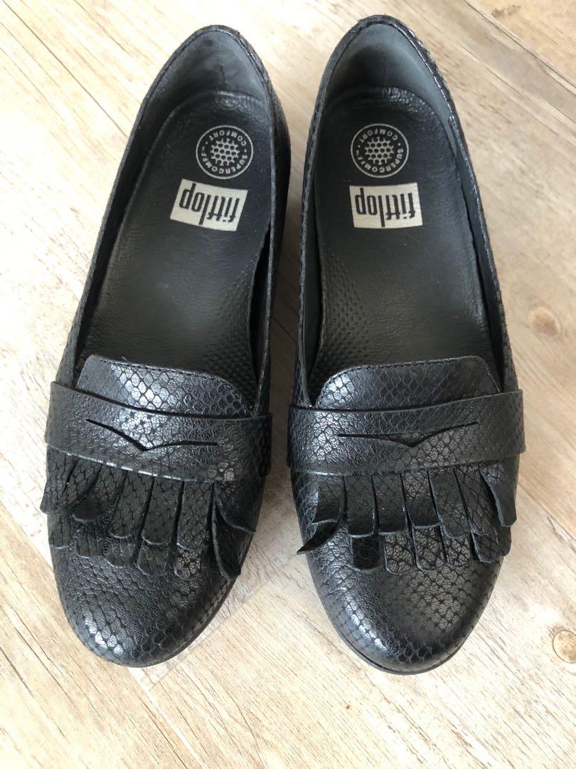 fitflop loafers black