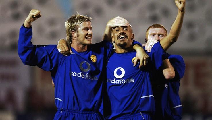 Manchester united 2002 kit top
