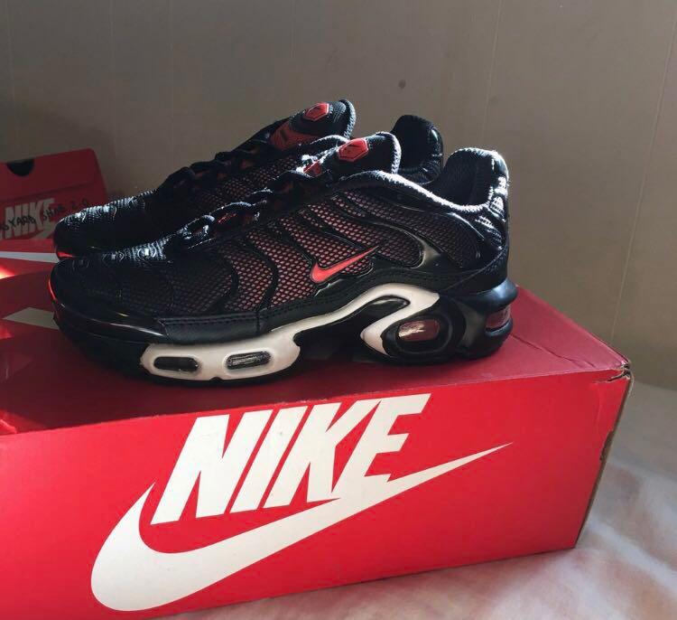 nike tns size 4