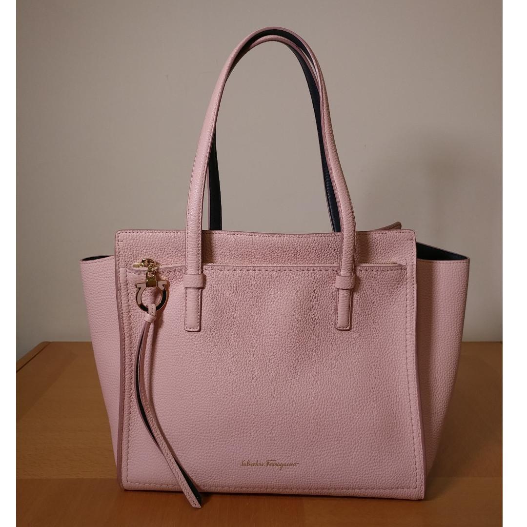 Ferragamo amy medium tote discount