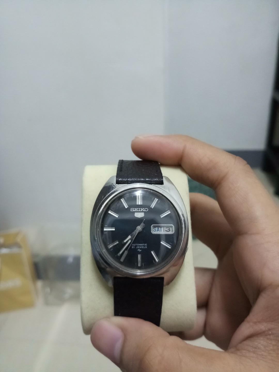 SEIKO CLASSIC 70S VINTAGE CUSHION CAL 7019-7120, Men's Fashion, Watches \u0026  Accessories, Watches on Carousell