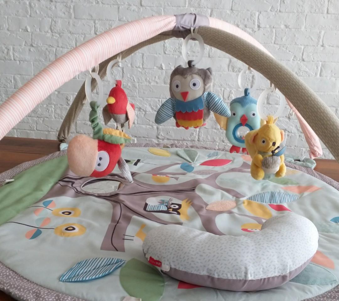 skip hop treetop friends activity gym grey pastel