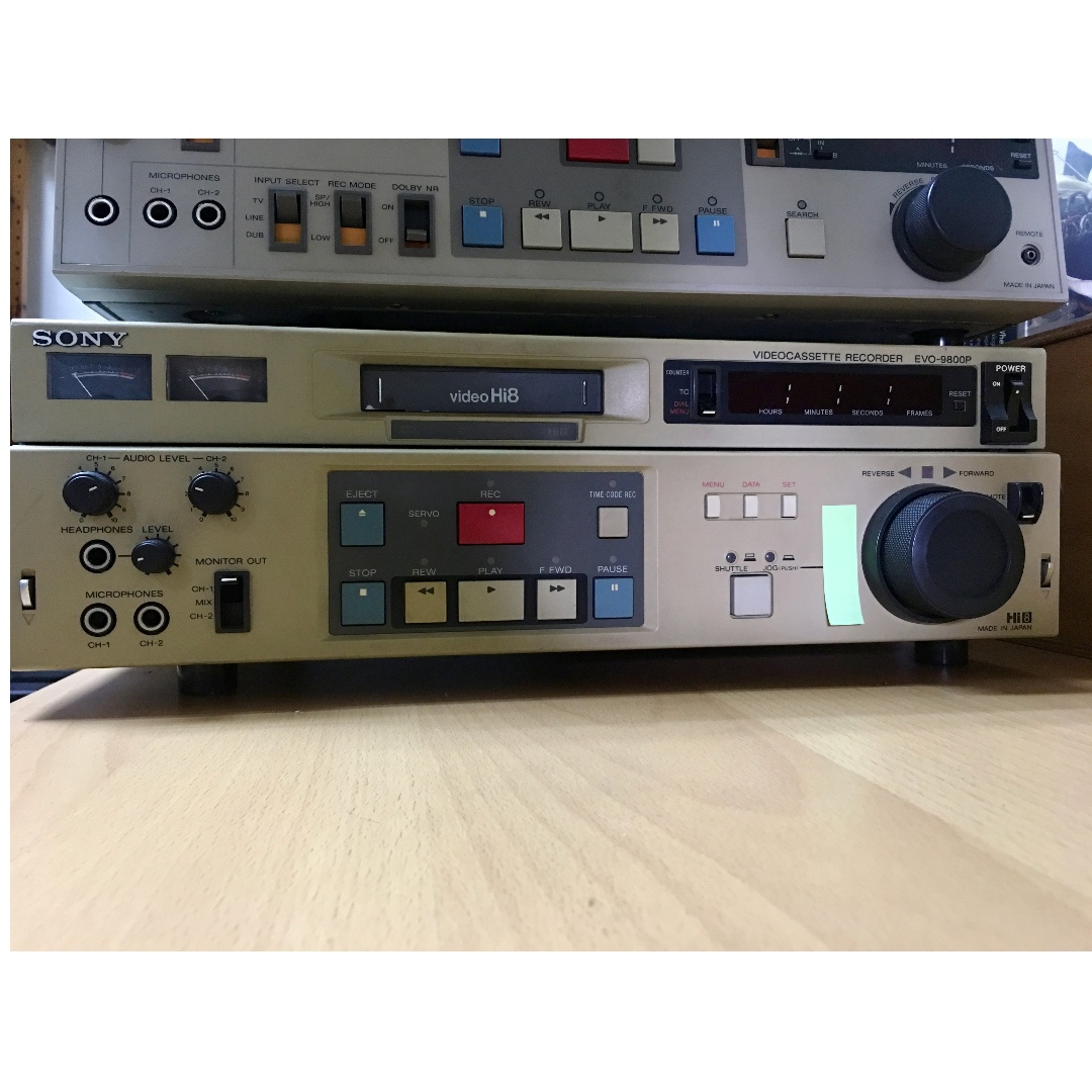 Sony Video Hi8 Videocassette Recorder EVO-9800P, Photography, Video ...