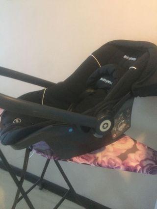 Carseat kiddynest