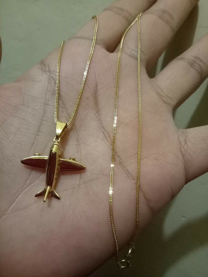 18k Saudi Gold Airplane Pendant 