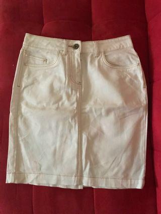 Rok putih denim 