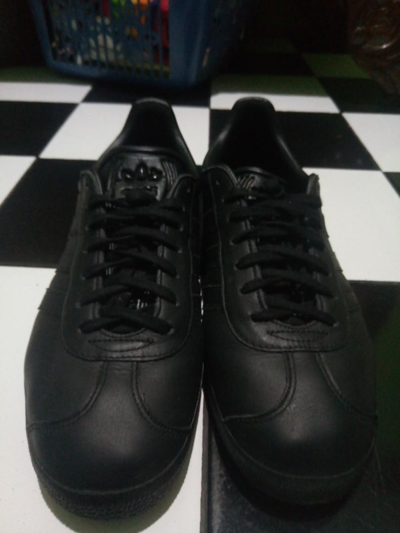 Adidas Gazelle Full Black Originals Fesyen Pria Sepatu Sneakers Di Carousell
