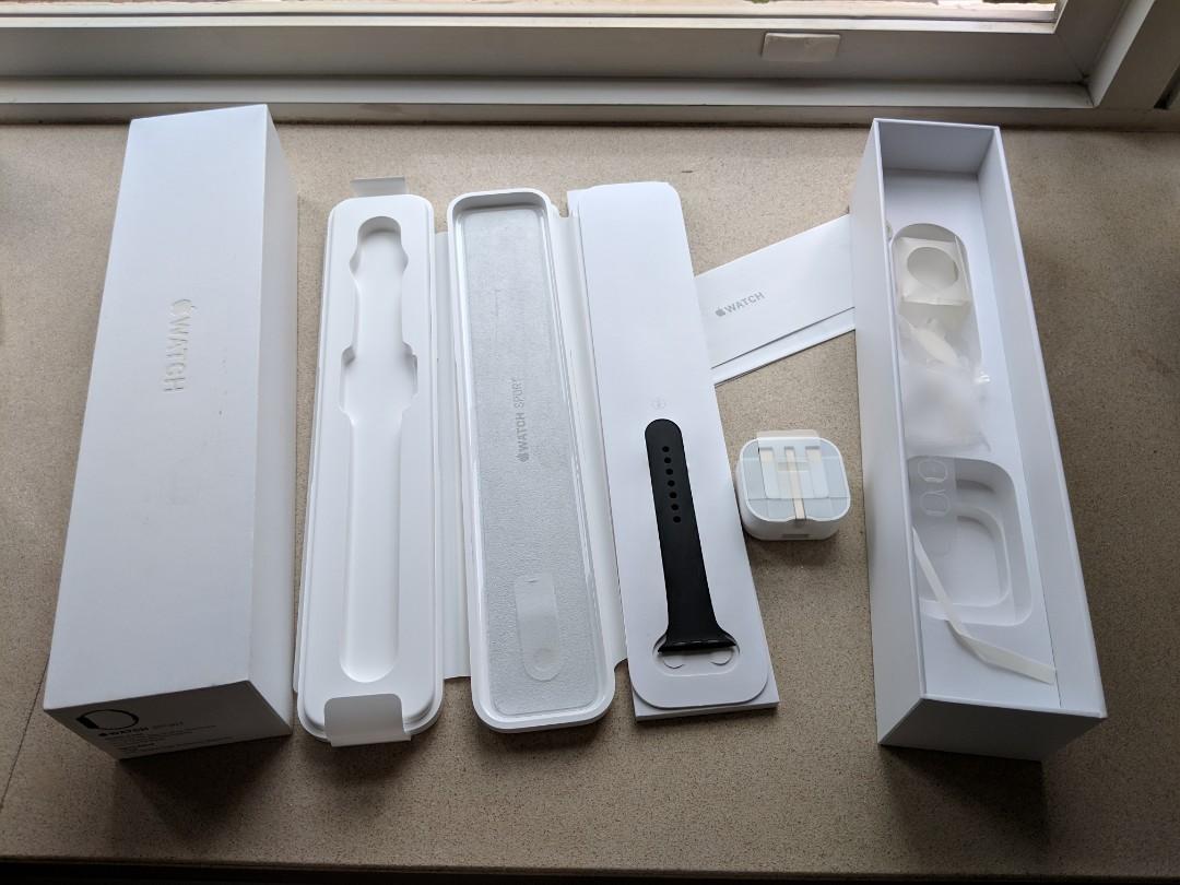 Apple watch se charger in 2025 box