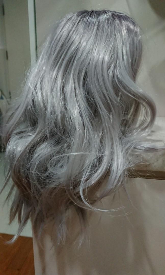 Ash Grey Silver Platinum Wavy Shoulder Length Synthetic