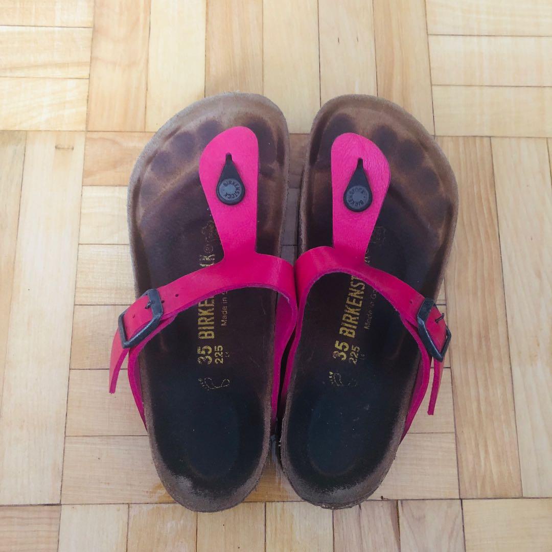 Birkenstock gizeh (Category: Shoes) located in Toronto. Submitted by clover658 (Listing ID 227432593, Image 1). Description: Selling this used birkenstock gizeh in hot pink. Size 35. Some scrathes here and there but still in usable condition. Great deal for summer!💕.
