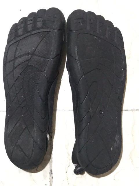 deck paws water shoes