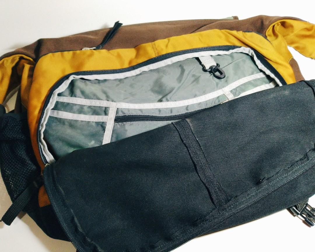 Jansport Messenger Bag, Men's Fashion, Bags, Backpacks on Carousell