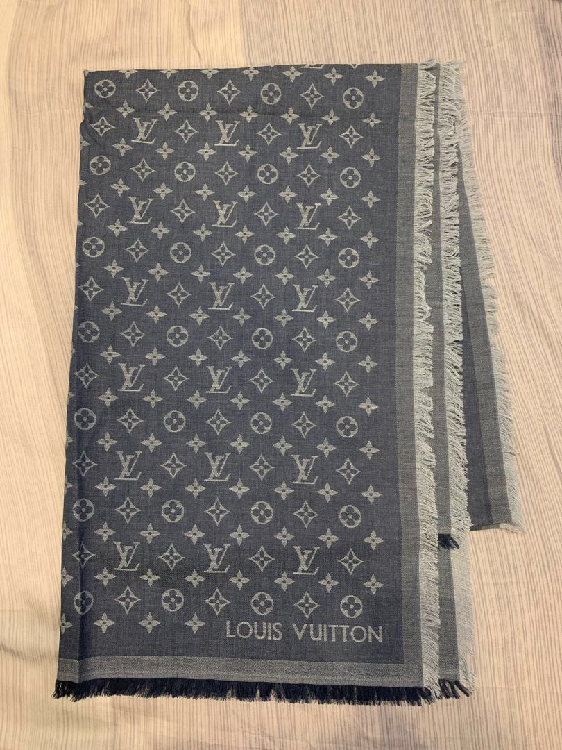 Louis Vuitton Monogram Essential Stole