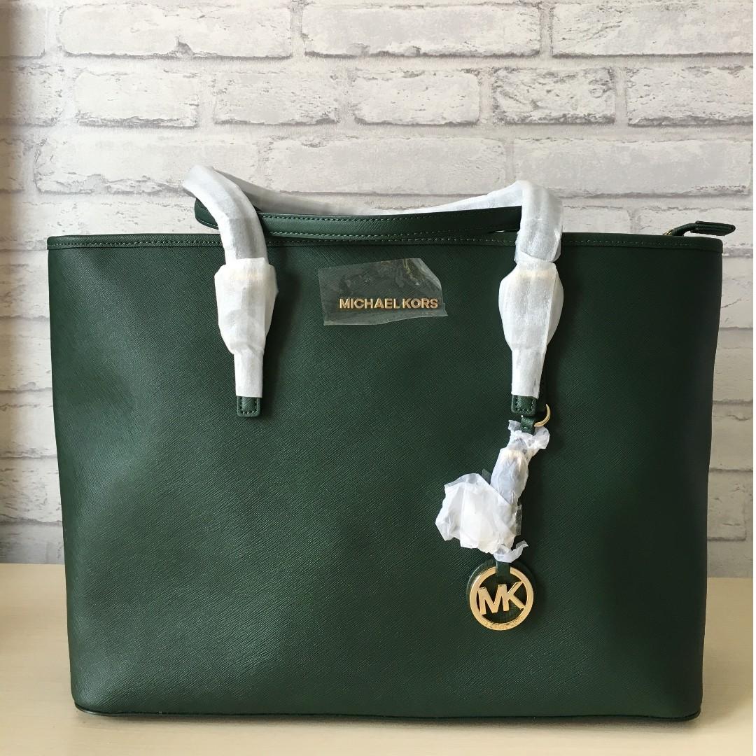 Michael Kors Jet Set Travel Tote (Moss Green), Women's Fashion, Bags &  Wallets, Purses & Pouches on Carousell