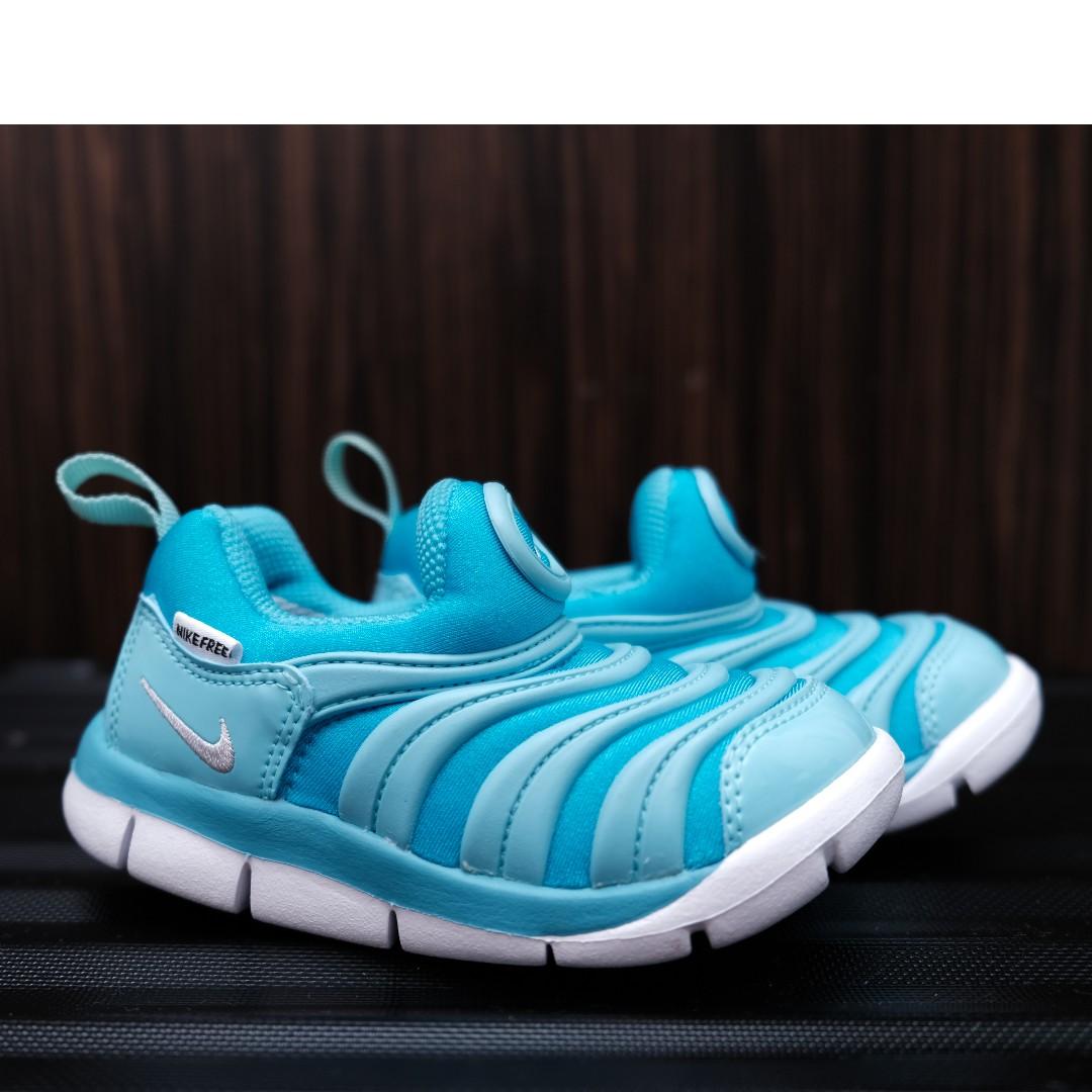 Nike Dynamo Free Toddler Sz 7c Luxury Shoes On Carousell