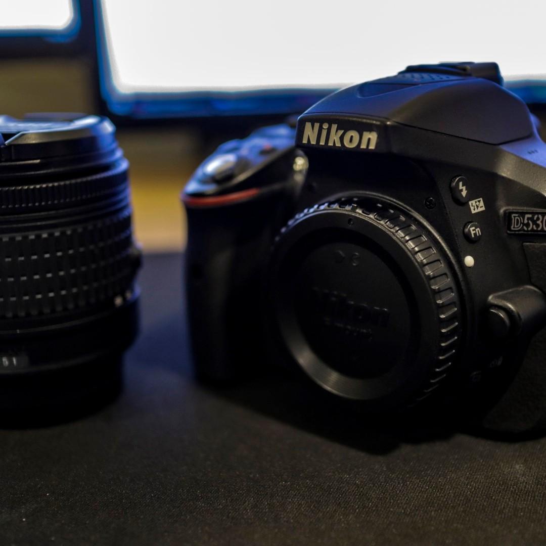 nikon d5300 flip screen 18 55mm kit lens 1 extra battery