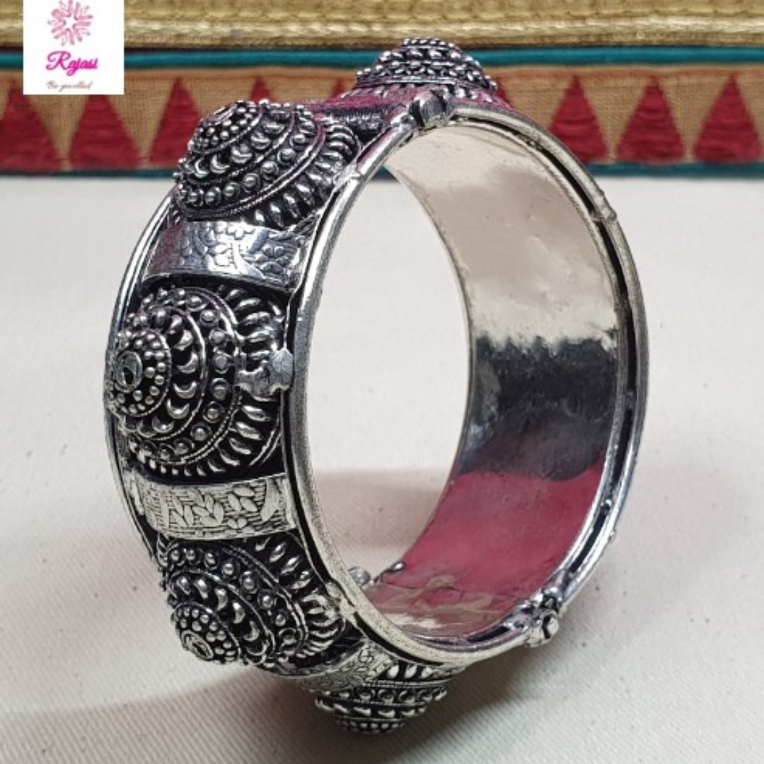 German top silver kada