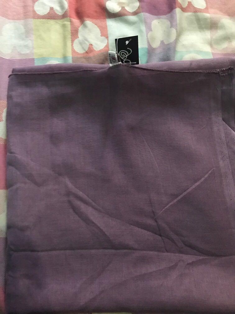 Warna plum adalah