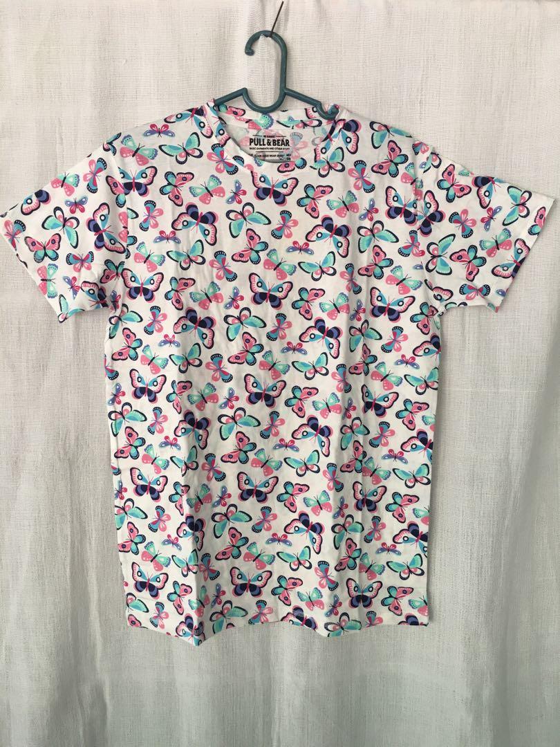 Pull & Bear shirt (Category: Tshirts & Polo Shirts ) located in Quezon City. Submitted by indycorner (Listing ID 227538691, Image 1). Description: Pull & Bear shirt Brand new. Size M on the tag. Payment via BPI. SF not yet included, to be shouldered by buyer. PM for inquiries! :) If you buy 2 or more items, I can give discounts. #caroujune.