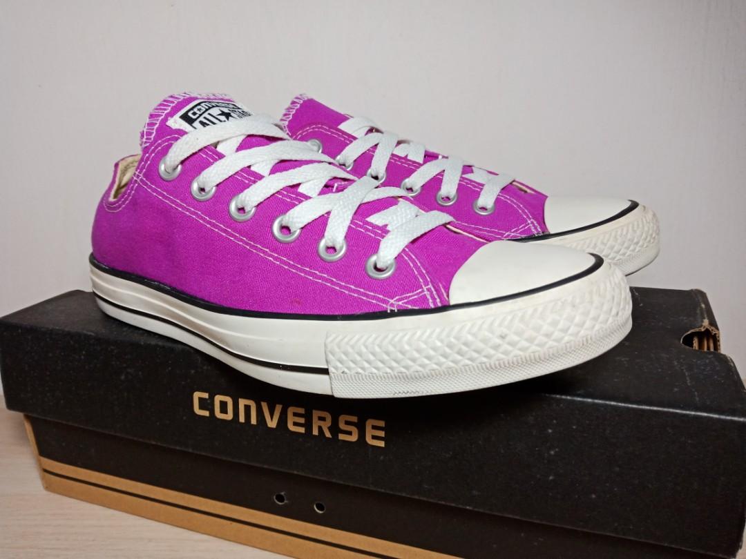 Fuschia discount converse sneakers