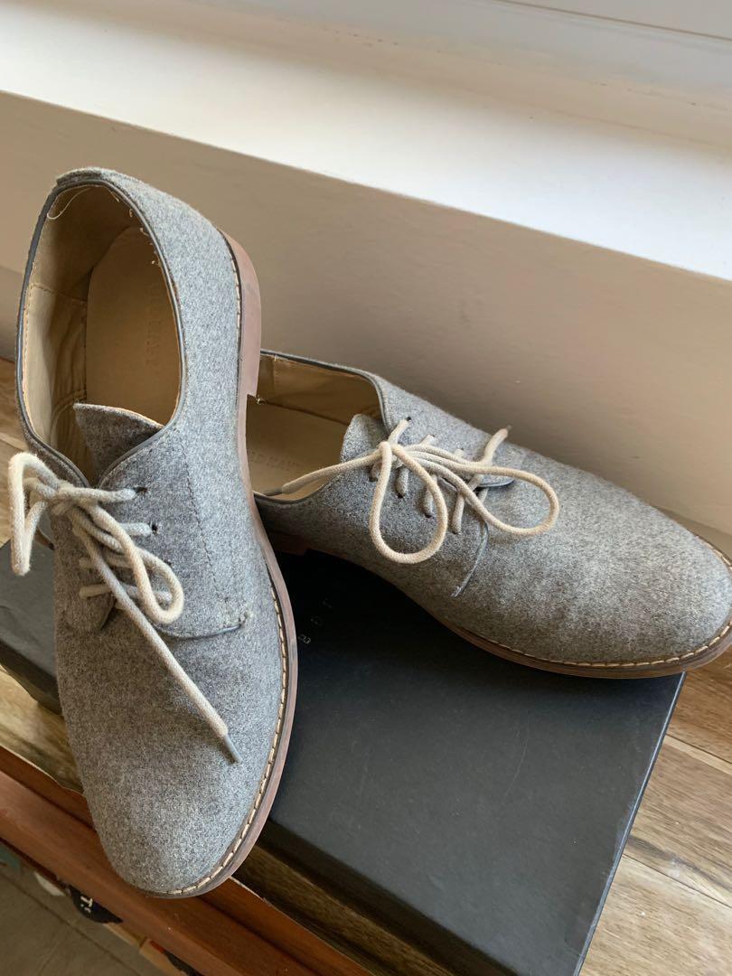 gap canvas shoes