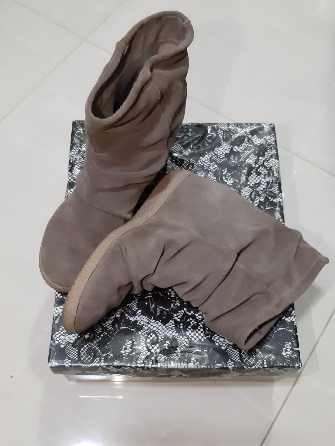places that buy used boots near me