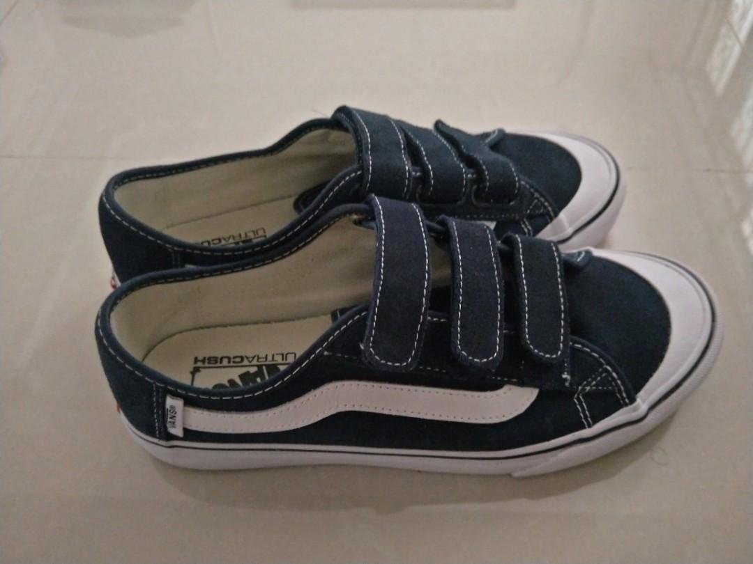 Vans black discount ball velcro