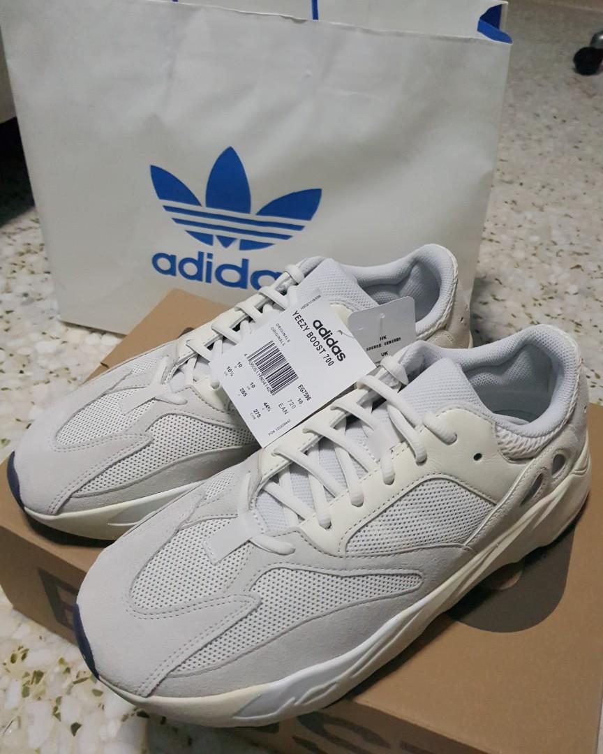 yeezy boost analog 700