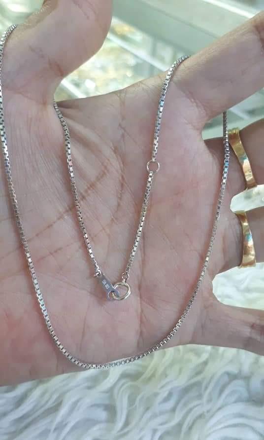 New Authentic 18K White Gold Necklace Woman's Perfect Box