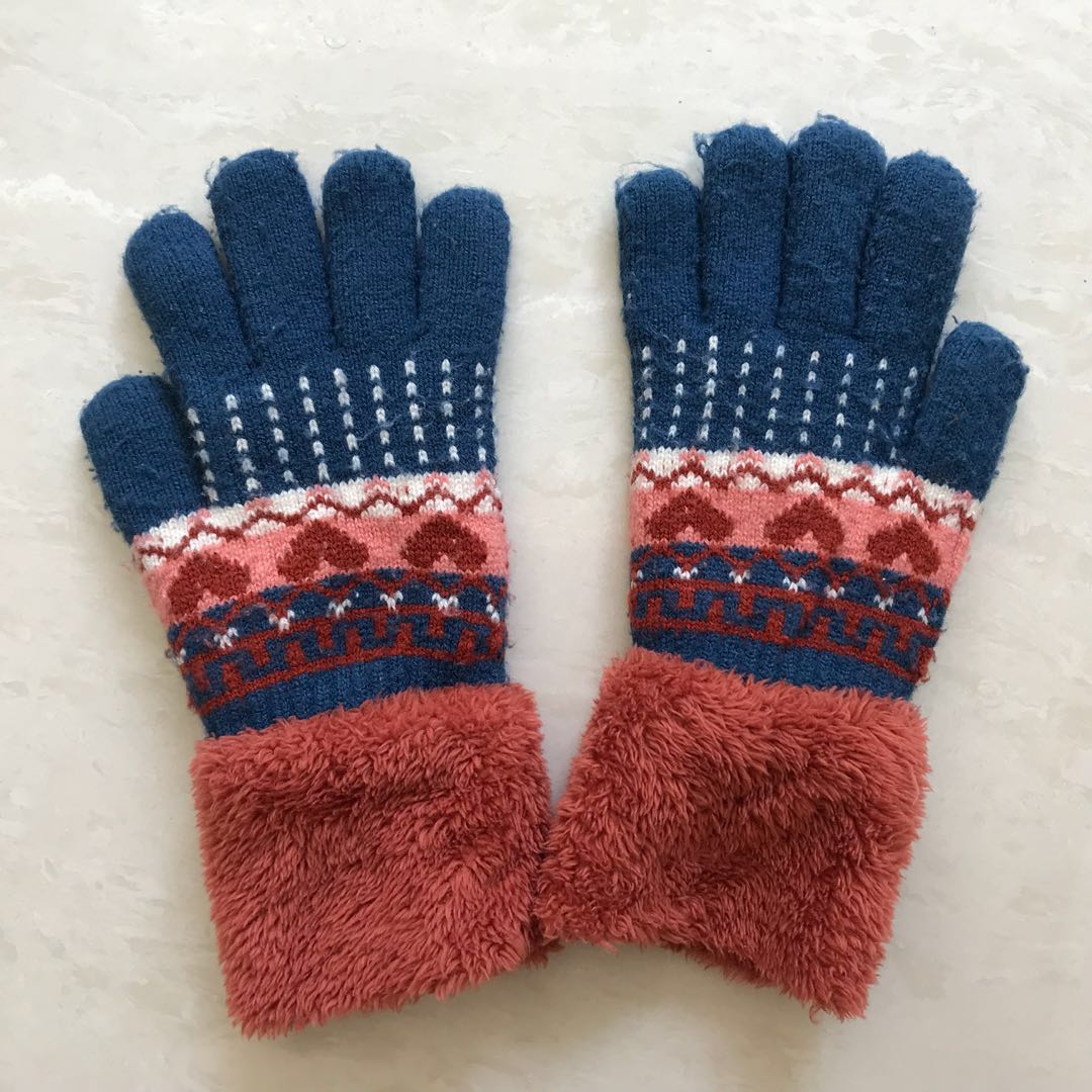 red wooly gloves