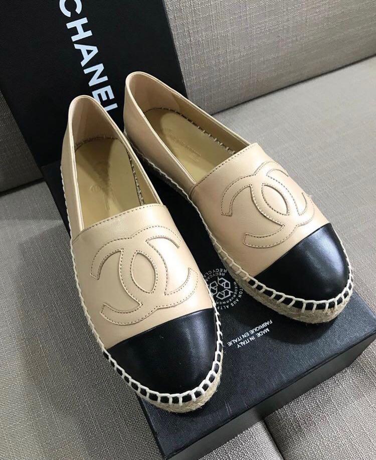 Chanel Espadrilles in Lambskin / Shoes 