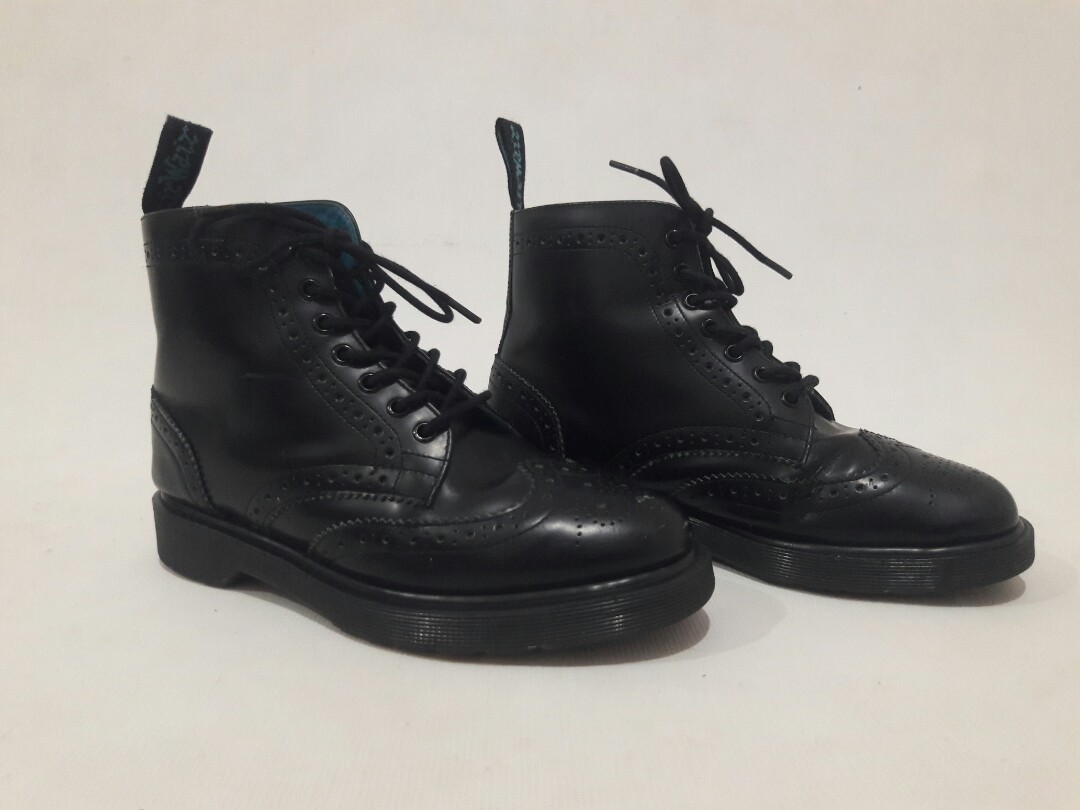 dr martens anthony