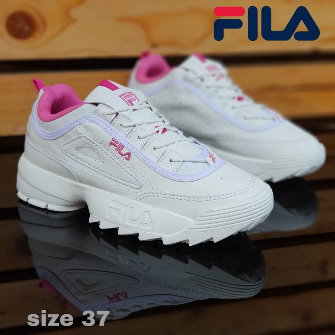Fila Disruptor Sepatu Fila Wanita Fesyen Wanita Sepatu Di Carousell