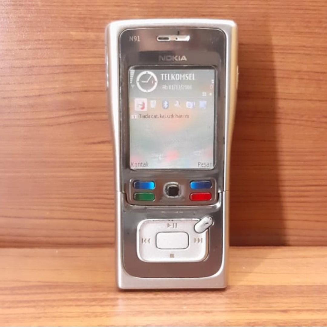 hp nokia n91 slide super langka silver mulus not n93 or e7 or e93
