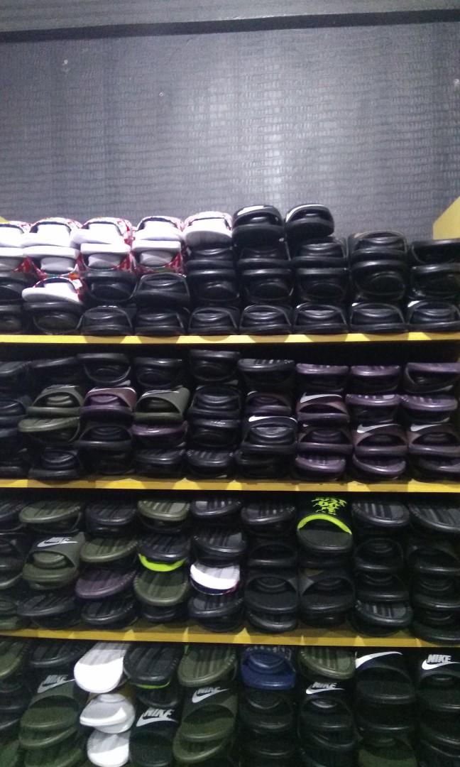 jual sandal nike benassi