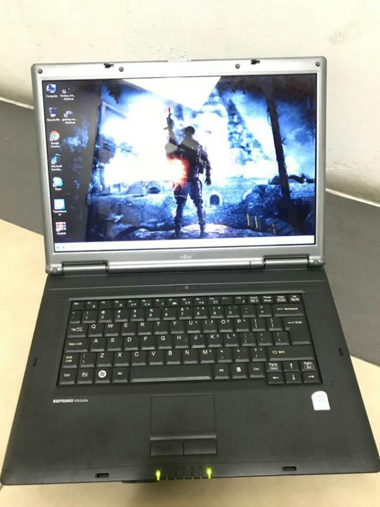 Laptop fujistu like new special edition very nice display ...