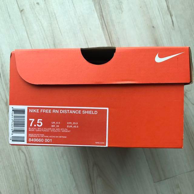 nike free run distance shield